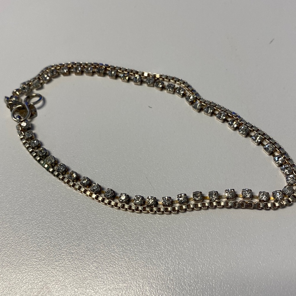 Tennis anklet with rhinestones